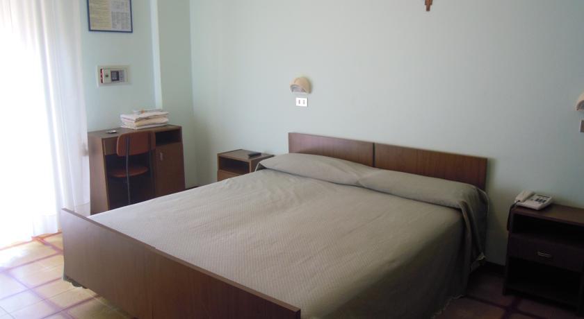 Hotel Como Римини Екстериор снимка